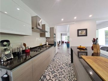 SE  VENDE ESPECTACULAR CASA EN SAN JOSE DE LAS VILLAS
