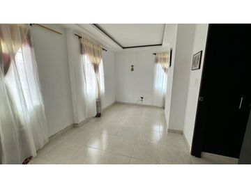 Casa esquinera a la venta en urbanización Piamonte