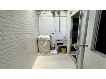 Casa esquinera a la venta en urbanización Piamonte