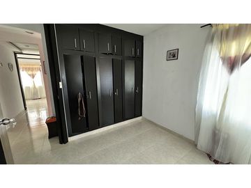 Casa esquinera a la venta en urbanización Piamonte