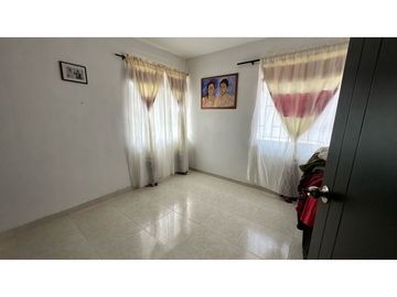Casa esquinera a la venta en urbanización Piamonte