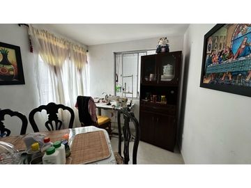 Casa esquinera a la venta en urbanización Piamonte