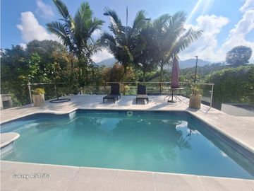 Venta Casa Campestre Calarcá Quindío Colombia COD: 8433389