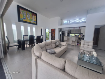 Venta Casa Campestre Calarcá Quindío Colombia COD: 8433389