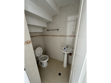 VENTA DE CASA  DE DOS NIVELES EN EL B/ LA CASTELLANA DE MONTERIA