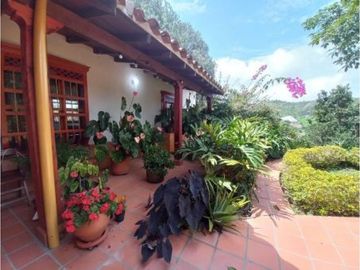 FINCA EN MARINILLA