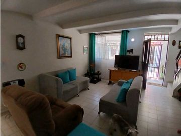 VENDO CASA EN VILLA DEL PRADO EN PASAJE