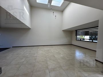 CASA EN VENTA EN VALLE DE LAS FUENTES CALIMAYA