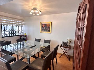 VENTA DEPARTAMENTO C/AMPLIA TERRAZA EN 2DO NIVEL, EL DERBY