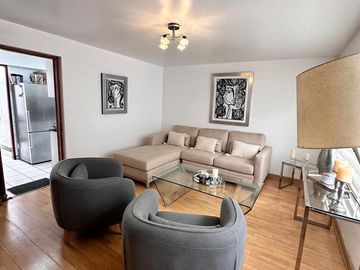 VENTA DEPARTAMENTO C/AMPLIA TERRAZA EN 2DO NIVEL, EL DERBY