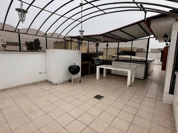 VENTA DEPARTAMENTO C/AMPLIA TERRAZA EN 2DO NIVEL, EL DERBY