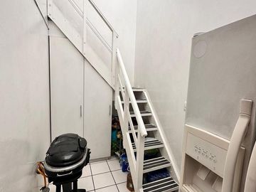 VENTA DEPARTAMENTO C/AMPLIA TERRAZA EN 2DO NIVEL, EL DERBY