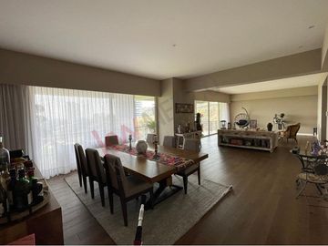 Este Departamento de 400m² en Bosque Real es la Declaración Definitiva de su Éxito y Visión de Futuro.