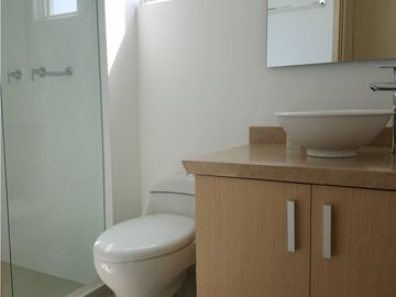 Apartamento para Venta en el Condominio Barceloneta 3 Alcobas