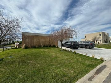 Casa en  venta al rio en Naudir- Escobar - PG