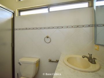 Venta Casa  4 recámaras en Margaritas Cholul ideal para oficinas