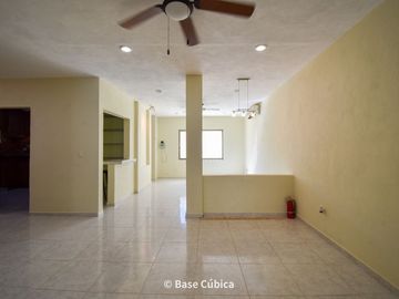 Venta Casa  4 recámaras en Margaritas Cholul ideal para oficinas