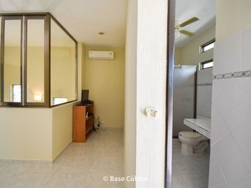 Venta Casa  4 recámaras en Margaritas Cholul ideal para oficinas