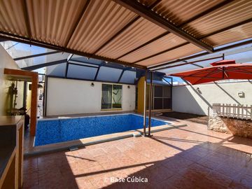 Venta Casa  4 recámaras en Margaritas Cholul ideal para oficinas