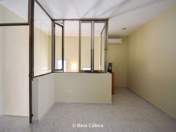 Venta Casa  4 recámaras en Margaritas Cholul ideal para oficinas