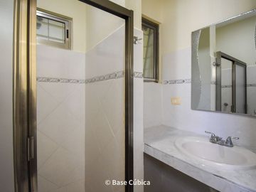 Venta Casa  4 recámaras en Margaritas Cholul ideal para oficinas