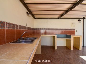 Venta Casa  4 recámaras en Margaritas Cholul ideal para oficinas