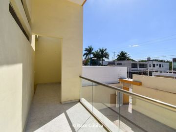 Venta Casa  4 recámaras en Margaritas Cholul ideal para oficinas