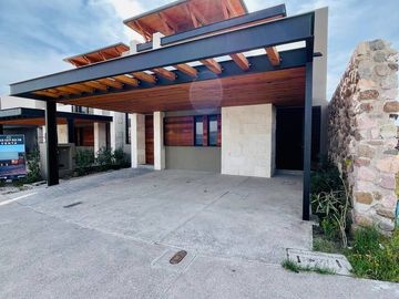 Casa en Exclusivo Condominio con Excelentes Acabado