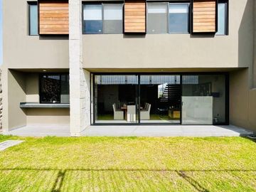 Casa en Exclusivo Condominio con Excelentes Acabado