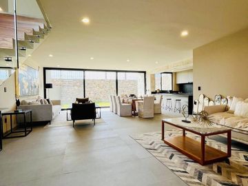 Casa en Exclusivo Condominio con Excelentes Acabado
