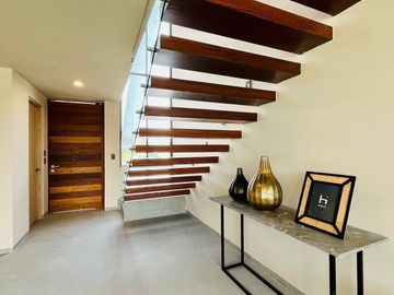Casa en Exclusivo Condominio con Excelentes Acabado
