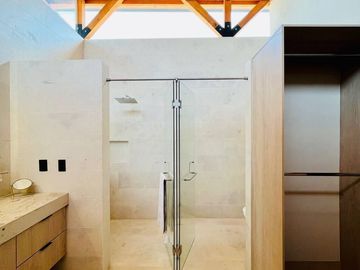 Casa en Exclusivo Condominio con Excelentes Acabado