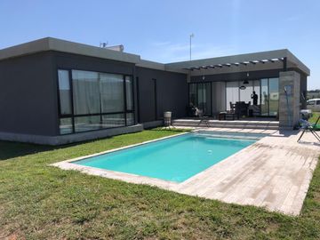 Casa en VENTA con renta-Barrio San Felipe-CANNING