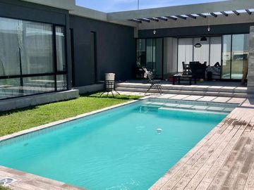 Casa en VENTA con renta-Barrio San Felipe-CANNING