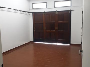 Casa 5 ambientes en venta en  Quilmes Oeste