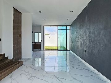 CASA 2 PLANTAS, 2 RECÁMARAS, 2.5 BAÑOS, COCHERA PARA 2 AUTOS, COCINA INTEGRAL.