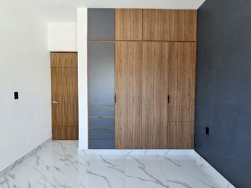 CASA 2 PLANTAS, 2 RECÁMARAS, 2.5 BAÑOS, COCHERA PARA 2 AUTOS, COCINA INTEGRAL.
