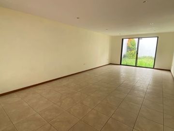 Venta casa en Fracc. Alta Vista. San Andrés Cholula. Entrada a Lomas Norte