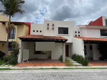 Venta casa en Fracc. Alta Vista. San Andrés Cholula. Entrada a Lomas Norte