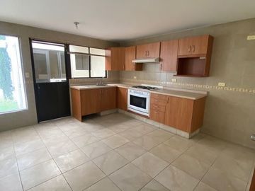 Venta casa en Fracc. Alta Vista. San Andrés Cholula. Entrada a Lomas Norte