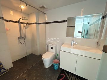 1 Bedroom condo in Park Royal 3 For Rent