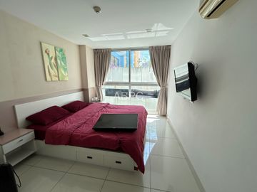 1 Bedroom condo in Park Royal 3 For Rent