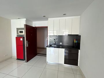 1 Bedroom condo in Park Royal 3 For Rent