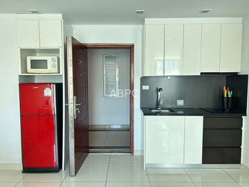 1 Bedroom condo in Park Royal 3 For Rent