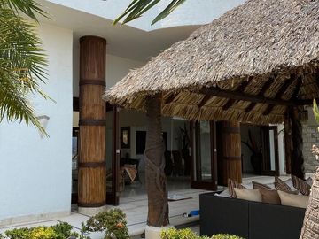 CASA EN VENTA CON ALBERCA Y VISTA AL MAR FRACC HORNOS INSURGENTES ACAPULCO DE JUAREZ