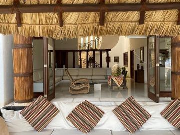 CASA EN VENTA CON ALBERCA Y VISTA AL MAR FRACC HORNOS INSURGENTES ACAPULCO DE JUAREZ