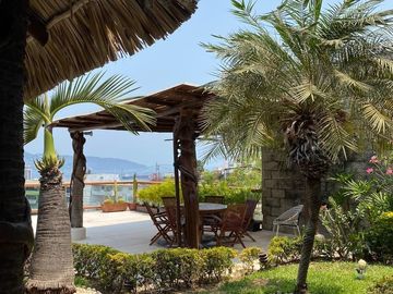 CASA EN VENTA CON ALBERCA Y VISTA AL MAR FRACC HORNOS INSURGENTES ACAPULCO DE JUAREZ
