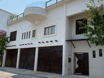 CASA EN VENTA CON ALBERCA Y VISTA AL MAR FRACC HORNOS INSURGENTES ACAPULCO DE JUAREZ