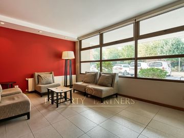 Amplio y moderno departamento con excelente ubicación