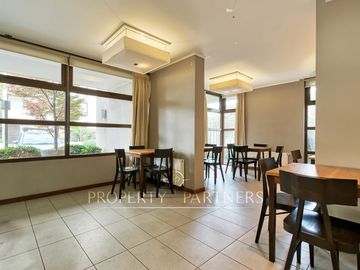 Amplio y moderno departamento con excelente ubicación